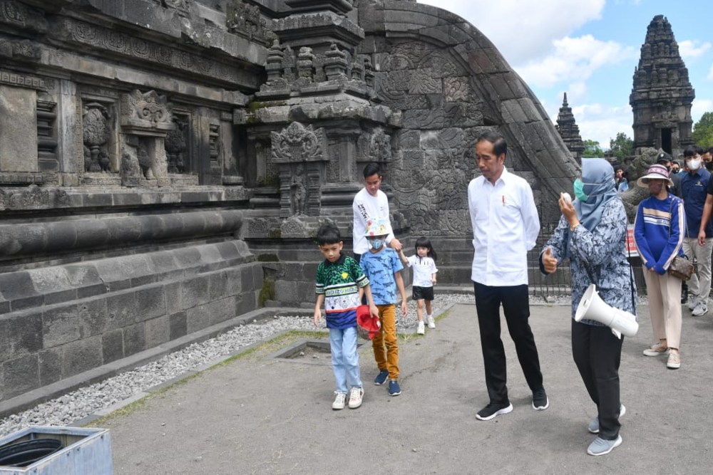 Liburan ke Candi Prambanan, Jokowi Ajak Jan Ethes dan Lembah Manah Kenali Sejarah