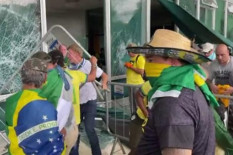 Rusuh di Brasil, Istana Kepresidenan Diserbu & 200 Orang Ditangkap