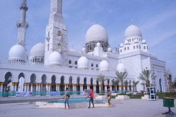 Ini Jadwal Pembukaan Masjid Raya Sheikh Zayed Solo untuk Umum