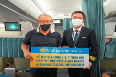 Vietnam Airlines Hadiahi Park Hang-seo Tiket Kelas Bisnis Gratis Seumur Hidup