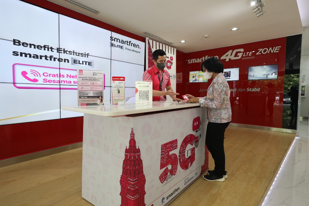 Tidak Harus ke Galeri, Aktivasi eSIM Smartfren Bisa di Manapun