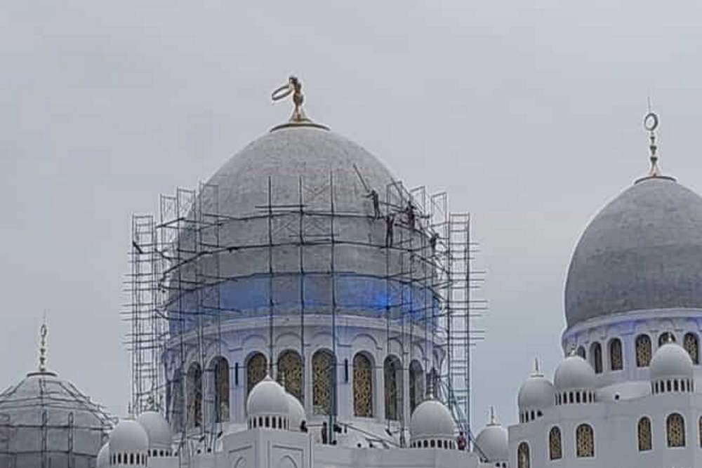 Hiasan Kubah Masjid Raya Sheikh Zayed Solo Rusak akibat Hujan, Bagaimana Jadwal Pembukaannya?