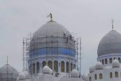 Hiasan Kubah Masjid Raya Sheikh Zayed Solo Rusak akibat Hujan, Bagaimana Jadwal Pembukaannya?