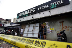 Polisi Gelar Olah TKP Ricuh Demo Aremania, 13 Orang Diperiksa Intens