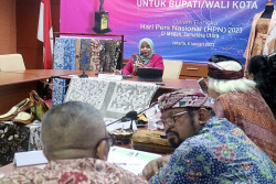Kustini Jadikan Batik Sinom Parijotho Salak sebagai Branding Kabupaten Sleman