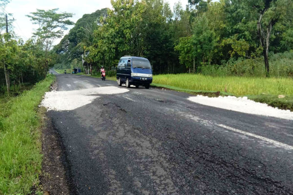 Memprihatinkan! Sejumlah Jalan ke Lokasi Wisata di Gunungkidul Banyak yang Rusak