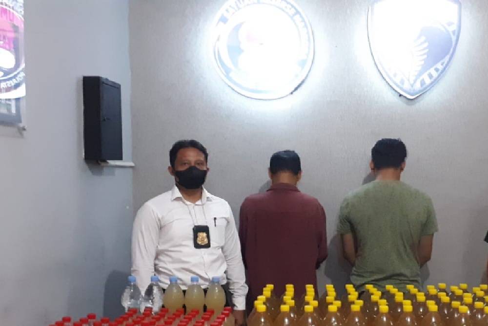 Ratusan Botol Miras Gedang Klutuk Disita Polresta Jogja, Dua Penjual Ditangkap