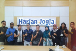 Mahasiswa National University Singapura Belajar Bahasa Indonesia lewat Koran