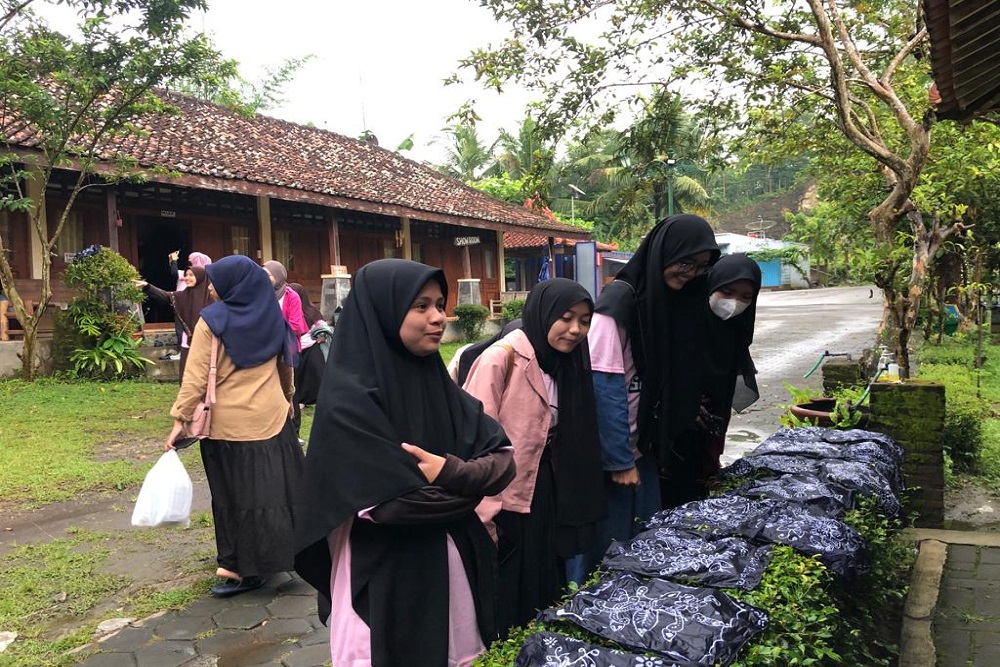 Melestarikan Batik, Srikandi Ganjar DIY Gandeng Milenial Ikut Pelatihan