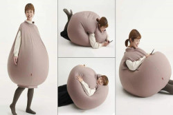 Bukan Hanya Diduduki, Beanbag Empuk Ini Juga Bisa Dipasang di Badan