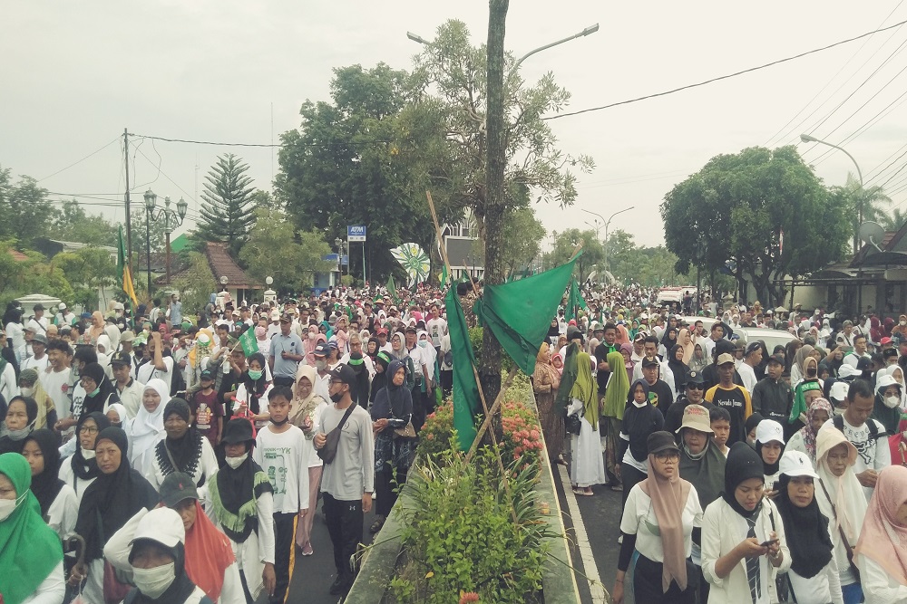 Peringati 1 Abad NU, Lapangan Paseban Jadi Lautan Manusia
