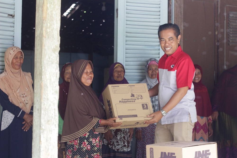 Sambut Ramadan JNE Yogyakarta Beri Bantuan 10 Masjid Se-DIY