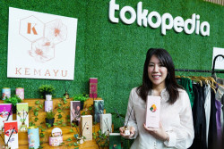 Tokopedia Bantu Perempuan Pelaku UMKM Memiliki NIB