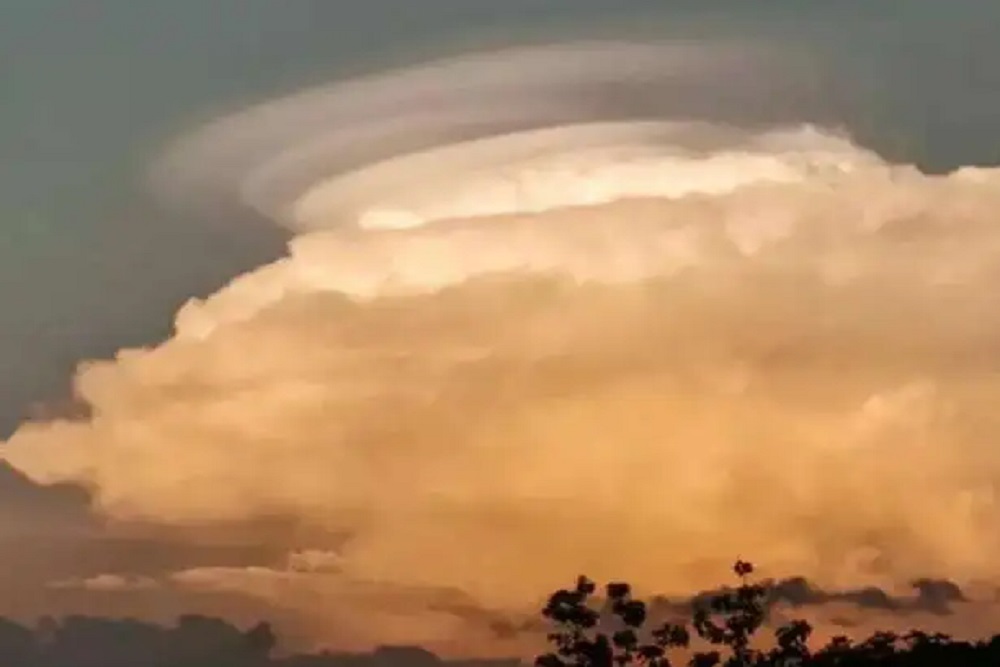 Awan Topi Muncul Setelah Erupsi Gunung Merapi, Disalahpahami sebagai Tanda Bencana