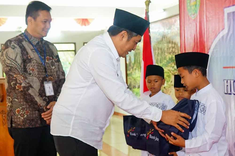 Gotong Royong HUT Kota Mungkid Ke-39, Pemkab Magelang-Bank Jateng Gelar Sunatan Massal