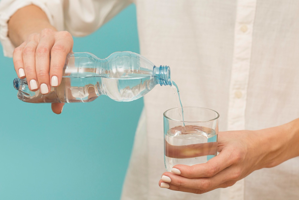 Tips Minum Air Putih agar Tubuh Tetap Bugar saat Puasa