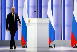 Belum Damai, Vladimir Putin Mendadak Muncul di Ukraina