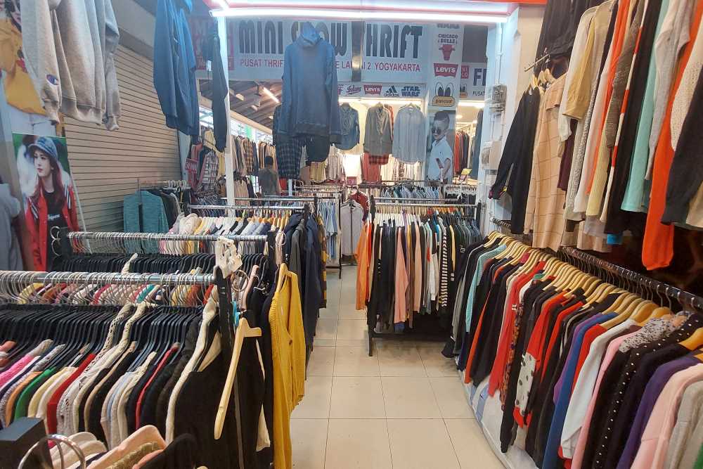 Toko Online Jual Baju Bekas Impor Ditutup, Shopee: Kami Terus Lakukan Pemantauan