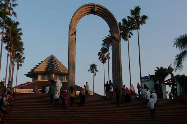Masjid Kampus UGM Menolak Menghadirkan Tokoh Politik Pilpres untuk Ceramah Selama Ramadan
