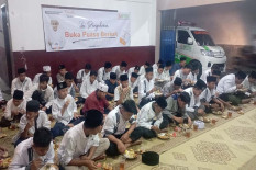 Awal Ramadan, BMH DIY Salurkan Buka Puasa Kepada Santri Tahfidz