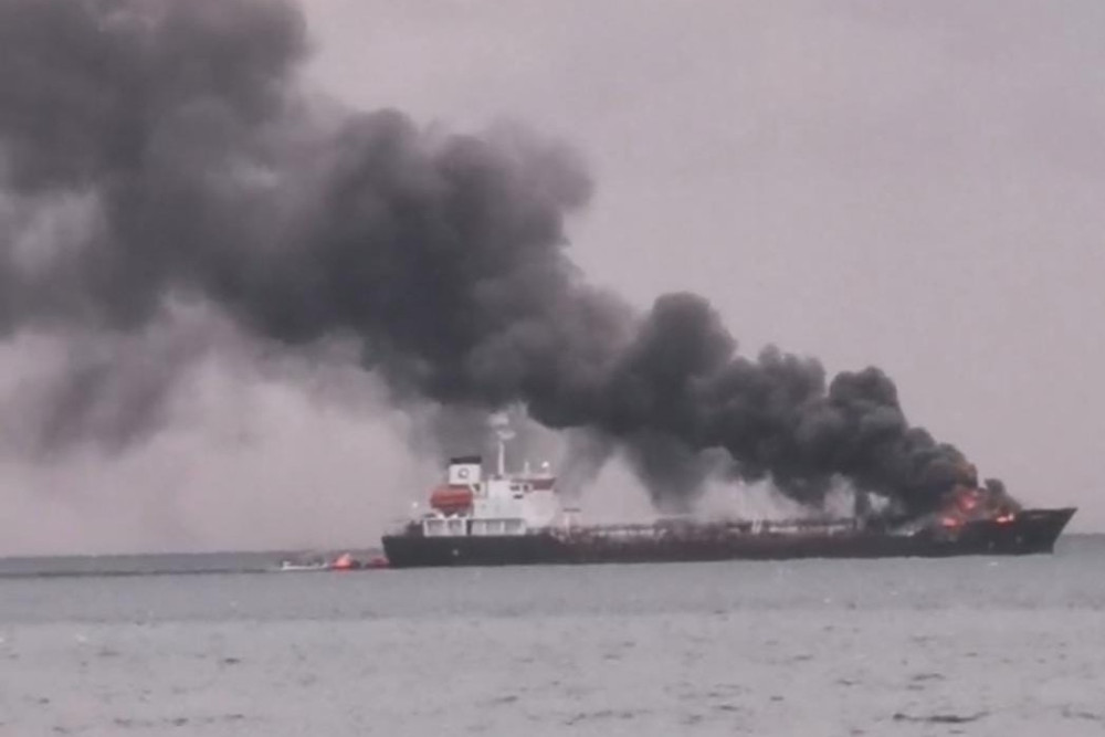 Kapal Pengangkut BBM Pertamina Terbakar, 3 ABK Masih dalam Pencarian