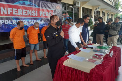 Pakai Jaket Ojol, Komplotan Maling Curi Brankas Rumah yang Ditinggal Salat Isya di Sleman