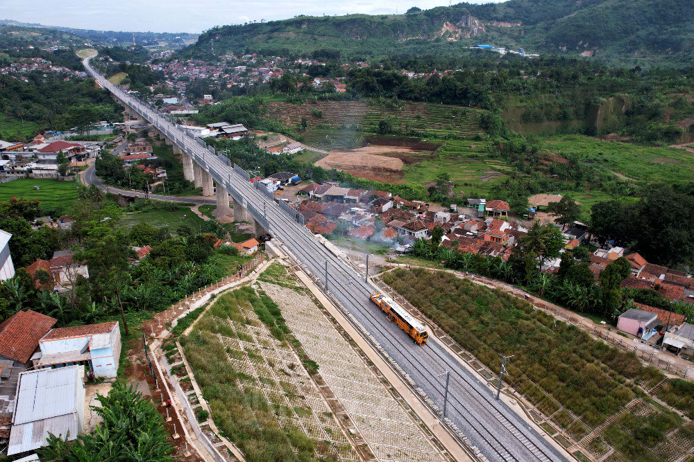 Bakal Dibagi 3 Kelas, Berapa Tarif Kereta Cepat Jakarta Bandung?