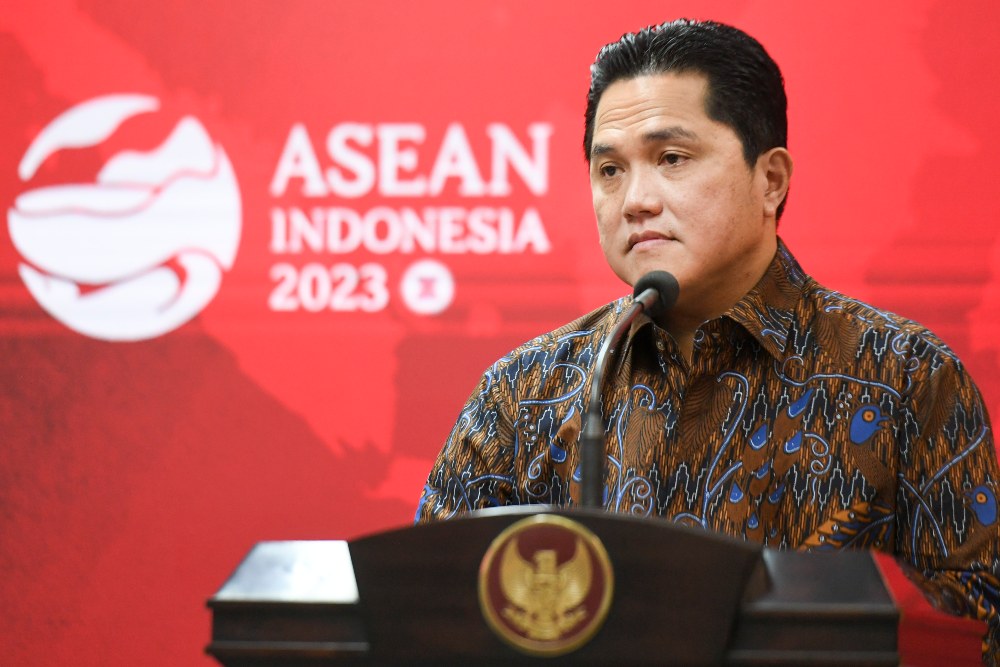 Jokowi Minta Erick Thohir Siapkan Blueprint Transformasi Sepak Bola