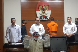 Diduga Terima Gratifikasi Selama 12 Tahun, Rafael Alun Trisambodo Akhirnya Ditahan KPK