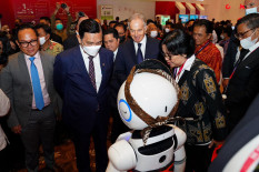 Kementerian BUMN Bersama Telkom Bagikan 1000 Paket Sembako Murah di Batulicin