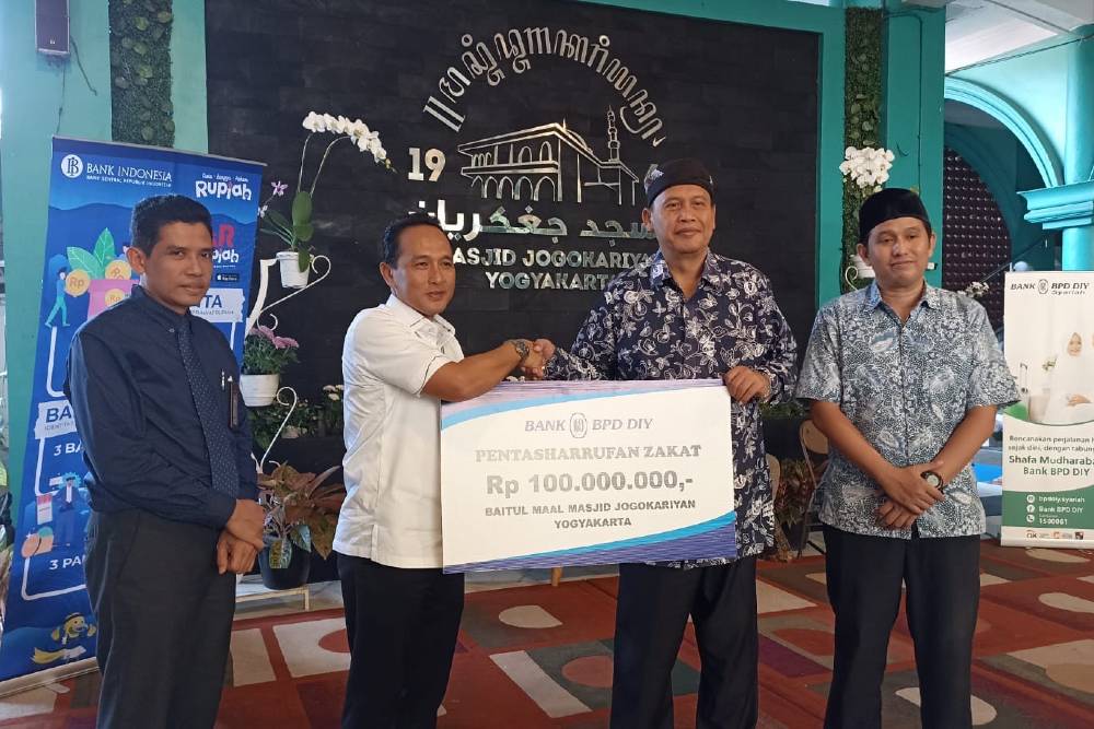 BPD DIY Salurkan Zakat Rp100 Juta ke Masjid Jogokariyan