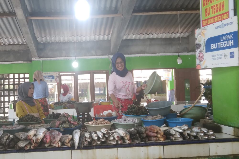 Jelang Lebaran, Harga Ikan Laut di Pantai Depok Melonjak
