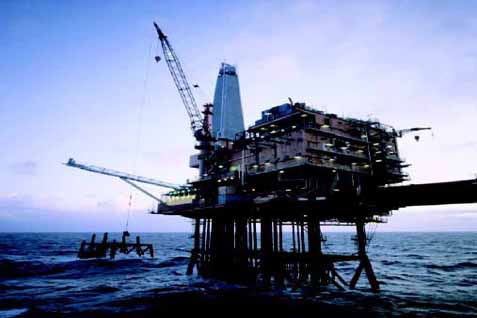 Harga Minyak Kembali Anjlok, Tertekan Resesi Global?