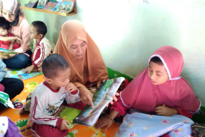 Segudang Manfaat Membacakan Dongeng untuk Anak