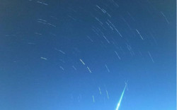 Cara Menonton Puncak Hujan Meteor Eta Aquarids di Bulan Mei
