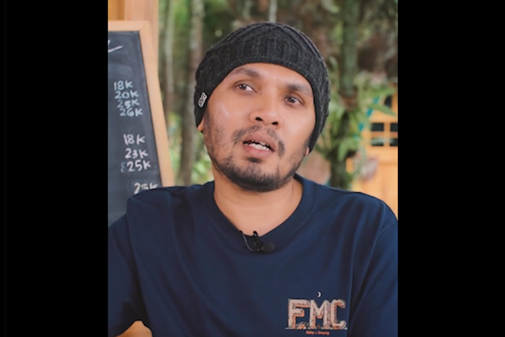 Viral Video Ustaz Hanan Attaki yang Dibaiat Jadi Warga NU