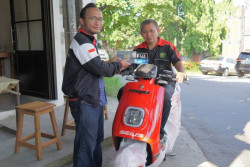 Berharga Rp13,4 Juta, Ini Sepeda Motor Listrik Pertama yang Dibeli dengan Subsidi Pemerintah