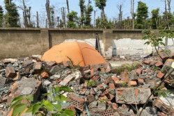 Tren Menolak Budaya Kerja di China, Pria Ini Pilih Mager dan Nekat Tinggal di Tenda
