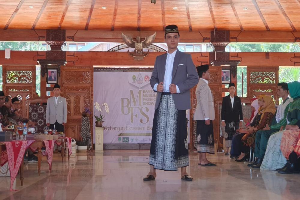 Dukung Kota Kreatif Dunia, Warkaban Gelar Bantul Muslim Fashion Show