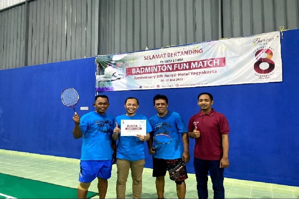8th Anniversary Burz@ Hotel Yogyakarta Gelar FUN Match Badminton