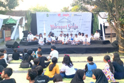 Disbud Jogja Melestarikan Tradisi melalui Macapat Senja