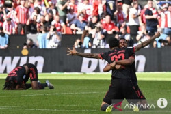 Meski Juara Bundesliga, Bayern Muenchen Tetap Pecat CEO Oliver Khan