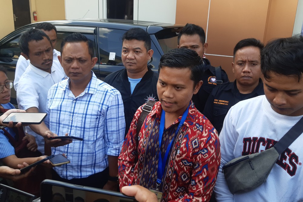 Kawal Kasus Penembakan Warga Girisubo, Keluarga Korban dan PSHT Datangi Polda DIY