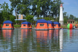 Ada Tenda Terapung untuk Pengalaman Berkemah yang Berbeda, Mau Coba?