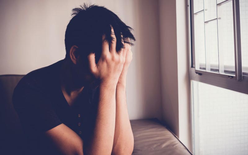 Kenali 5 Tahap Kesedihan dari Marah hingga Depresi