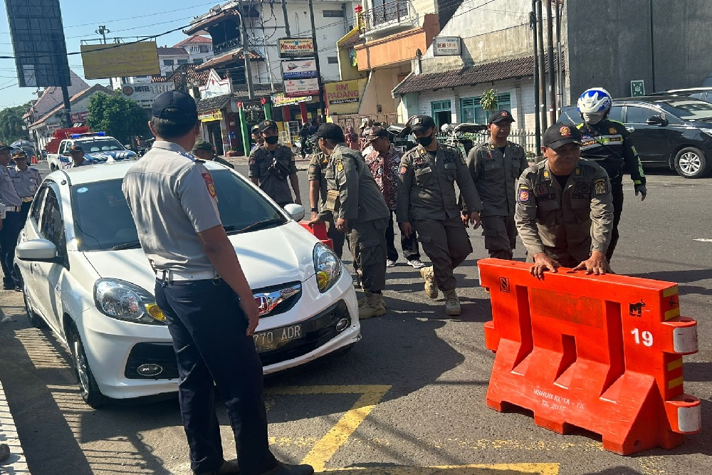 Parkiran di Jalan Pasar Kembang Termasuk Liar, Dishub: Jangan Tertipu!