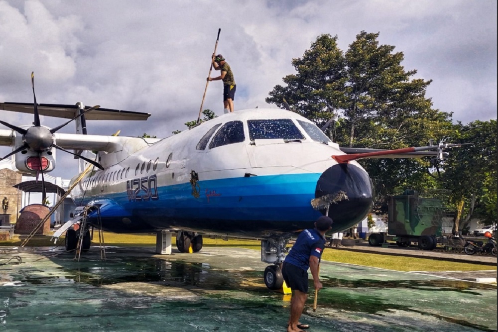 Pesawat N-250 Gatotkaca Mahakarya BJ Habibie Dicuci