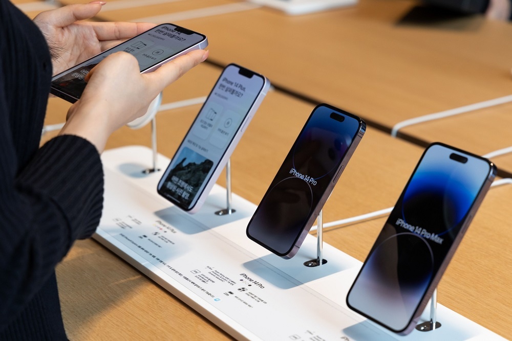 Rusia Tuding Intelijen AS Berada Dibalik Peretasan Ribuan iPhone