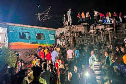 Tabrakan Kereta di India Tewaskan 200 Orang Lebih