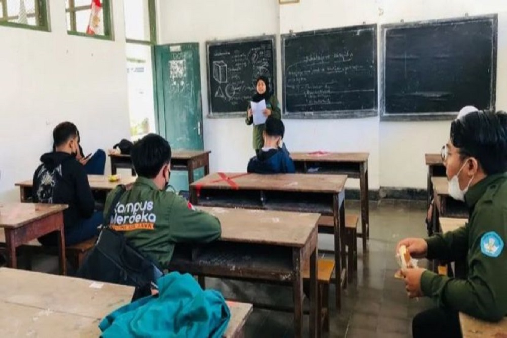 Bramasta Beri SPP Gratis untuk 20 Murid Pendaftar Pertama di SMP 171 Jogja